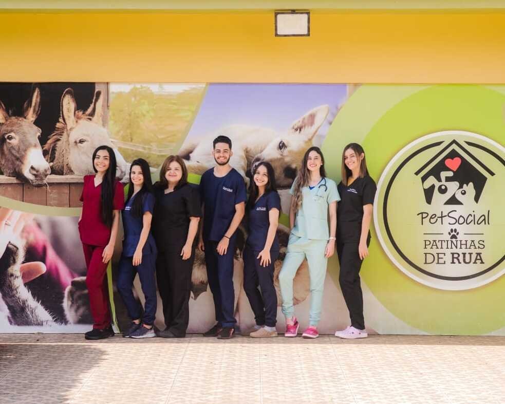 Equipe do Instituto Pet Social Patinhas de Rua